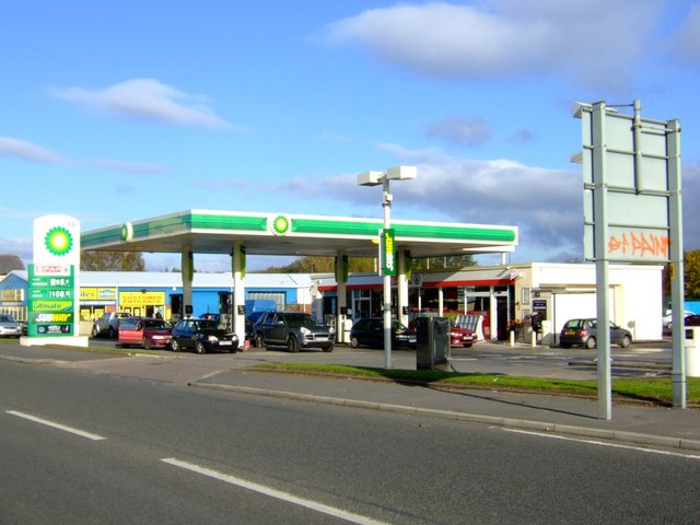 BP_petrol_station_-_geograph.org.uk_-_1032162.jpg